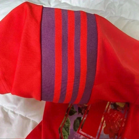 ADIDAS Floral graphic 03 striped sleeve Red Jersey tee oversized blokecore S - Picture 5 of 15